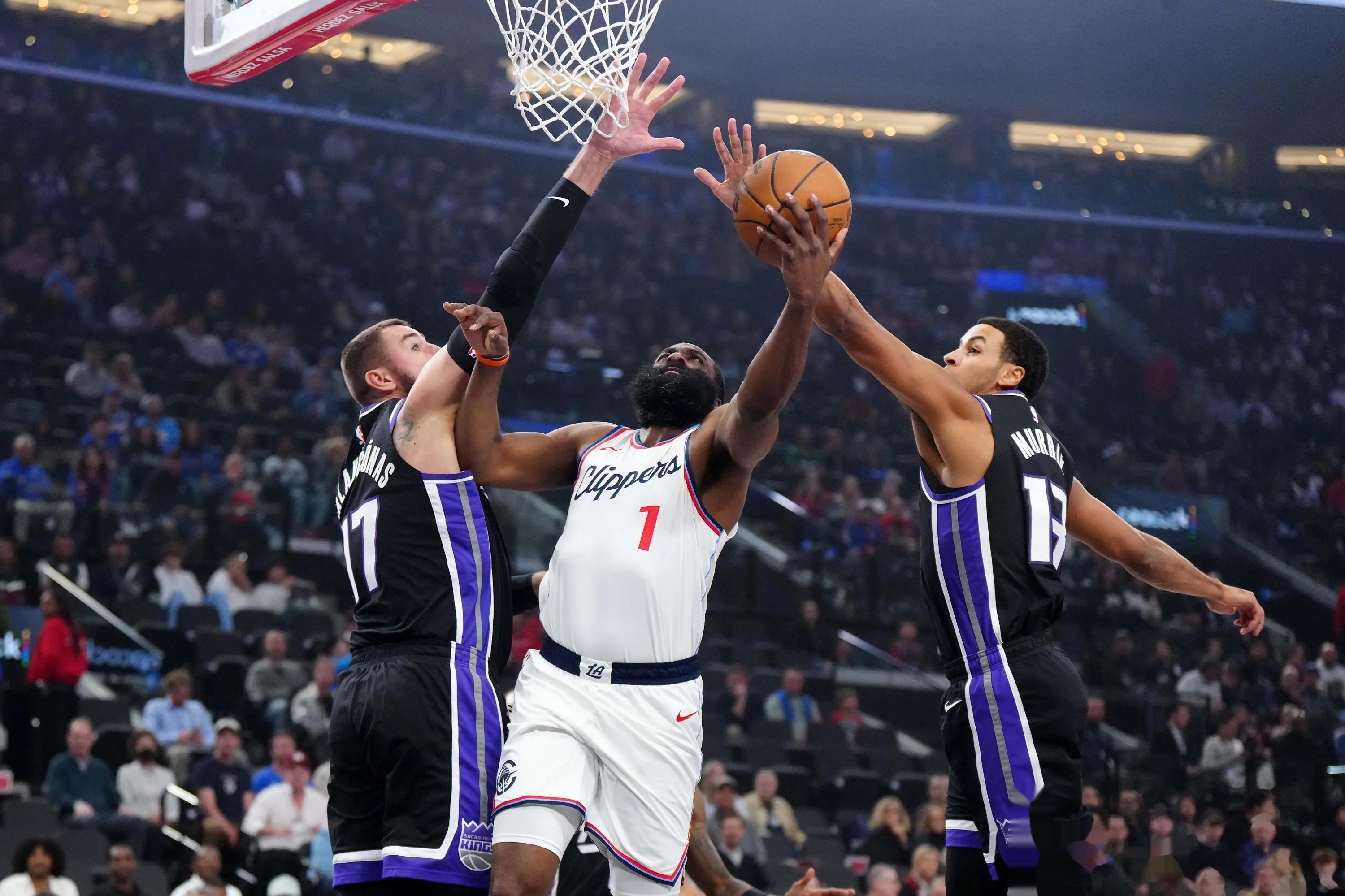 亚博登录-哈登重要时刻持续失利，西班牙队带队取胜！赛场气氛高涨-亚博登录